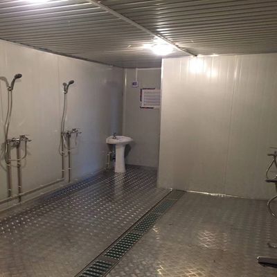 Container House Top Roof Waterproof Customized Steel Skid Portaloo Outdoor Luxury Mobile Portable Toilet in vendita