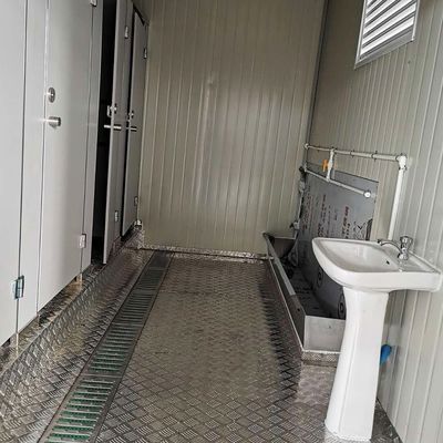 Bagni prefabbricati personalizzati da 20 ft/40 ft con elettricità locale standard e doccia