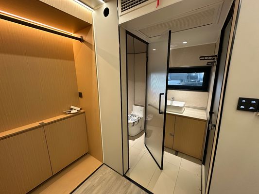 Parete in acciaio stile moderno Hotel Space Capsule di lusso Casa spaziale commerciale con parete in piastra di alluminio personalizzata