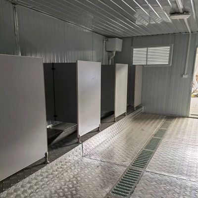 Bagno in contenitore in sandwich panel, telaio in acciaio per scuola in bianco o colore personalizzato