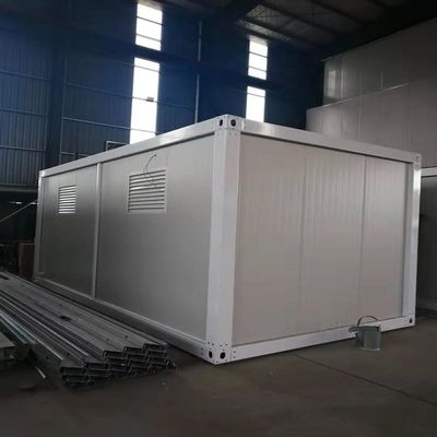 Casa contenitore traspirante per installare facilmente bagno pubblico mobile sul cantiere