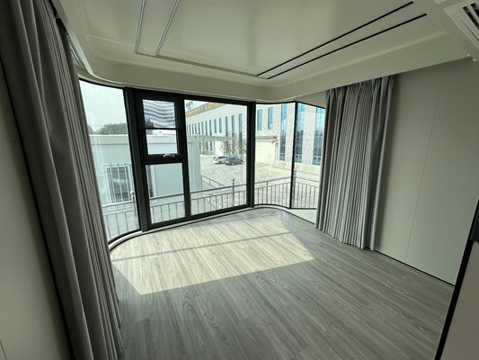 Modular Luxury Prefab Steel Smart Space Capsule Home 30-40 anni durata di vita Decorazione interna personalizzata per hotel all'aperto