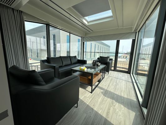 Modular Luxury Prefab Steel Smart Space Capsule Home 30-40 anni durata di vita Decorazione interna personalizzata per hotel all'aperto