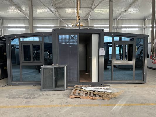 Casa di contenitori di lusso in acciaio per ufficio Grande spazio Assemblaggio rapido Espandibile 3 camere da letto