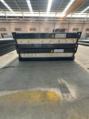 Moderno stile semplice assemblato Flat Pack Container House per la vita all'aria aperta personalizzata Facile da installare Low-Carbon Shockproof