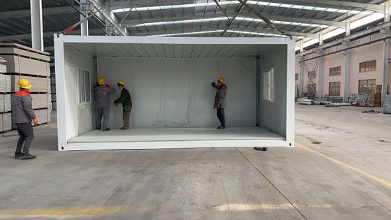 40ft 20ft Office Sandwich Panel Prefabb Mobile Folding Home Dormitory Camp Contenitore pieghevole su finestra in alluminio durevole