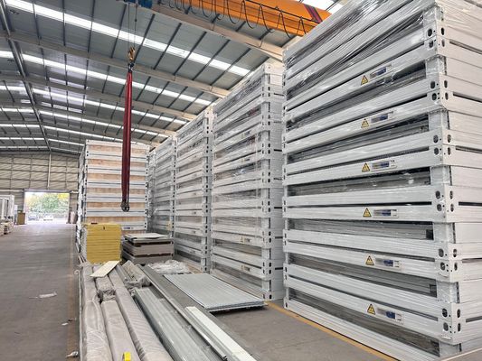Generazione 20 40 ft Luxury Modular Prefab Economicly priced Steel Frame Flat Pack Container House per i mercati nazionali