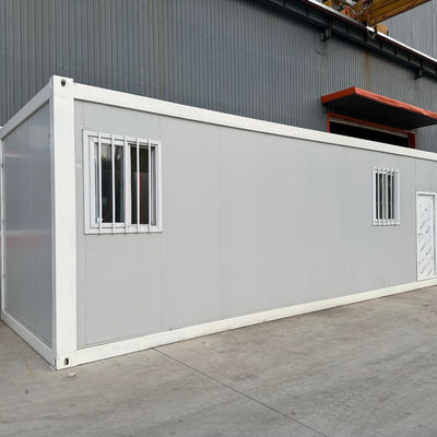 20 40 ft Customized Light Steel Frame Fiber Glass Roof Flat Pack Container House con design moderno e finestra in alluminio