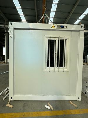 Buona Prefabbricata Cornice di acciaio leggero Porta di sicurezza Pannello Sandwich di lana di roccia Isolamento termico impermeabile Casa contenitore opzionale