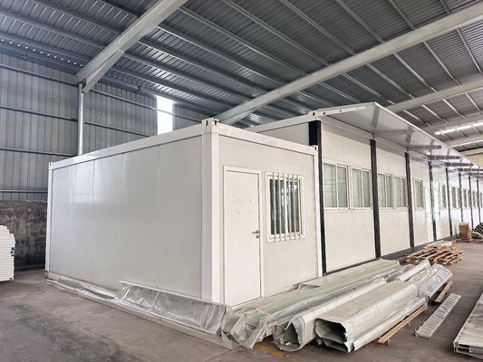 Installazione rapida personalizzata Casa modulare a pacchetto piatto con elevata velocità del vento e 15-30 anni di vita in vari colori