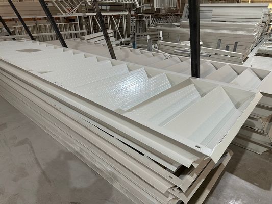 Porta di sicurezza Luxury Prefab Mobile Living Sandwich Panel Materiale Negozio Ufficio Camera da letto Esterno Casa piatta con contenitore