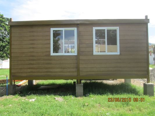 Colore personalizzato Casa in legno di lusso Hotel prefabbricato 3 camere e 4 camere da letto 20 piedi Casa Kit Prefabbricata Casa contenitore a pacchetto piatto