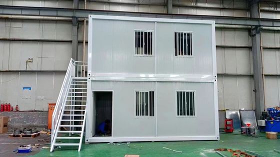 Casa container con pannello sandwich e telaio in acciaio