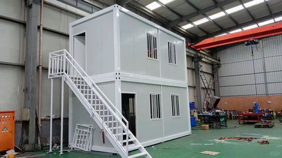 Casa container con pannello sandwich e telaio in acciaio