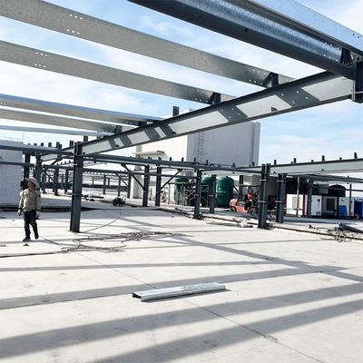Edificio di magazzino in acciaio prefabbricato facile da installare con struttura e installazione di porte in acciaio