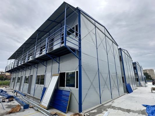 Casa prefabbricata con struttura in acciaio leggero