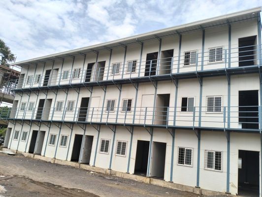 Vantaggio della protezione ambientale Case prefabbricate di 20 piedi con porta di sicurezza in acciaio e 3 camere da letto