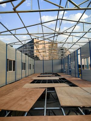 20FT/40FT Customized Prefabricated Steel Frame House Casa modulare per officina magazzino