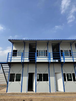 Casa residenziale prefabbricata con finestre in alluminio con stile di design giapponese e caratteristiche di risparmio energetico