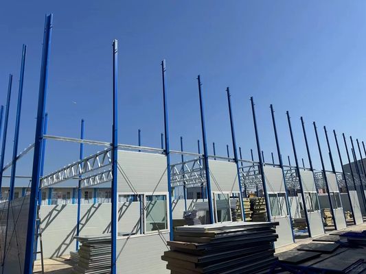 20FT/40FT Case di pannelli sandwich prefabbricate su misura per ufficio di costruzione di magazzini