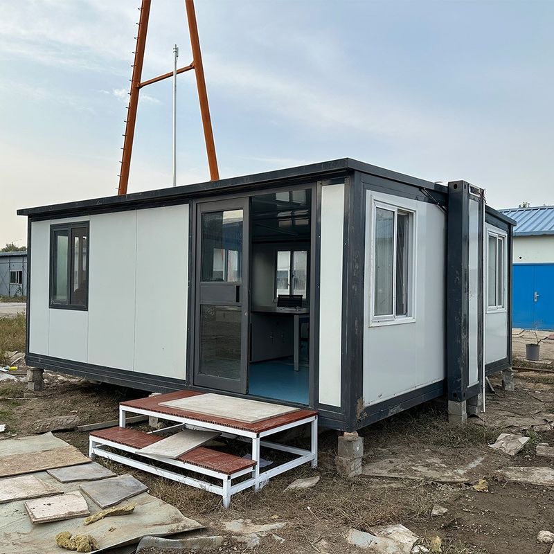 Casa in container espandibile con bagno e cucina lussuosa 20 piedi 40 piedi facile da installare edificio modulare prefabbricato a prova di vento