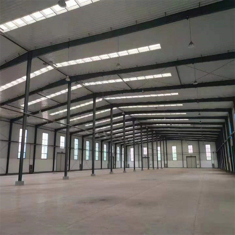 Sala portatile, struttura in acciaio all'aperto, laboratorio, magazzino, la scelta ideale per la costruzione di una gallinaia.